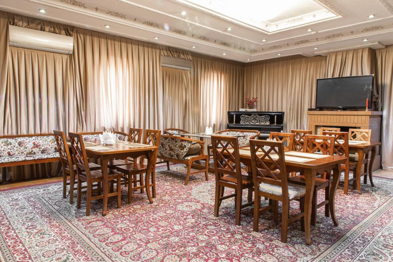 Nur M Hotell Tasjkent Exteriör bild