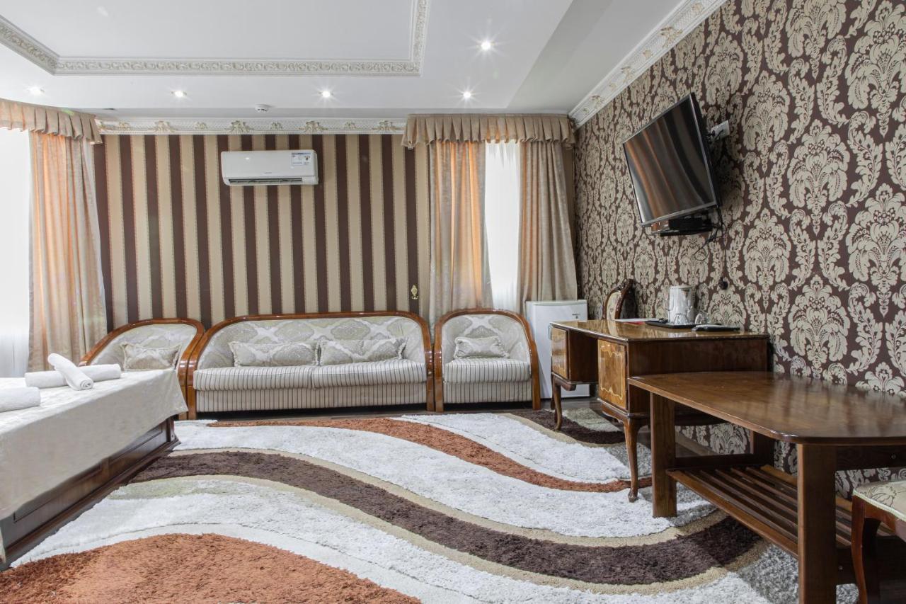 Nur M Hotell Tasjkent Exteriör bild