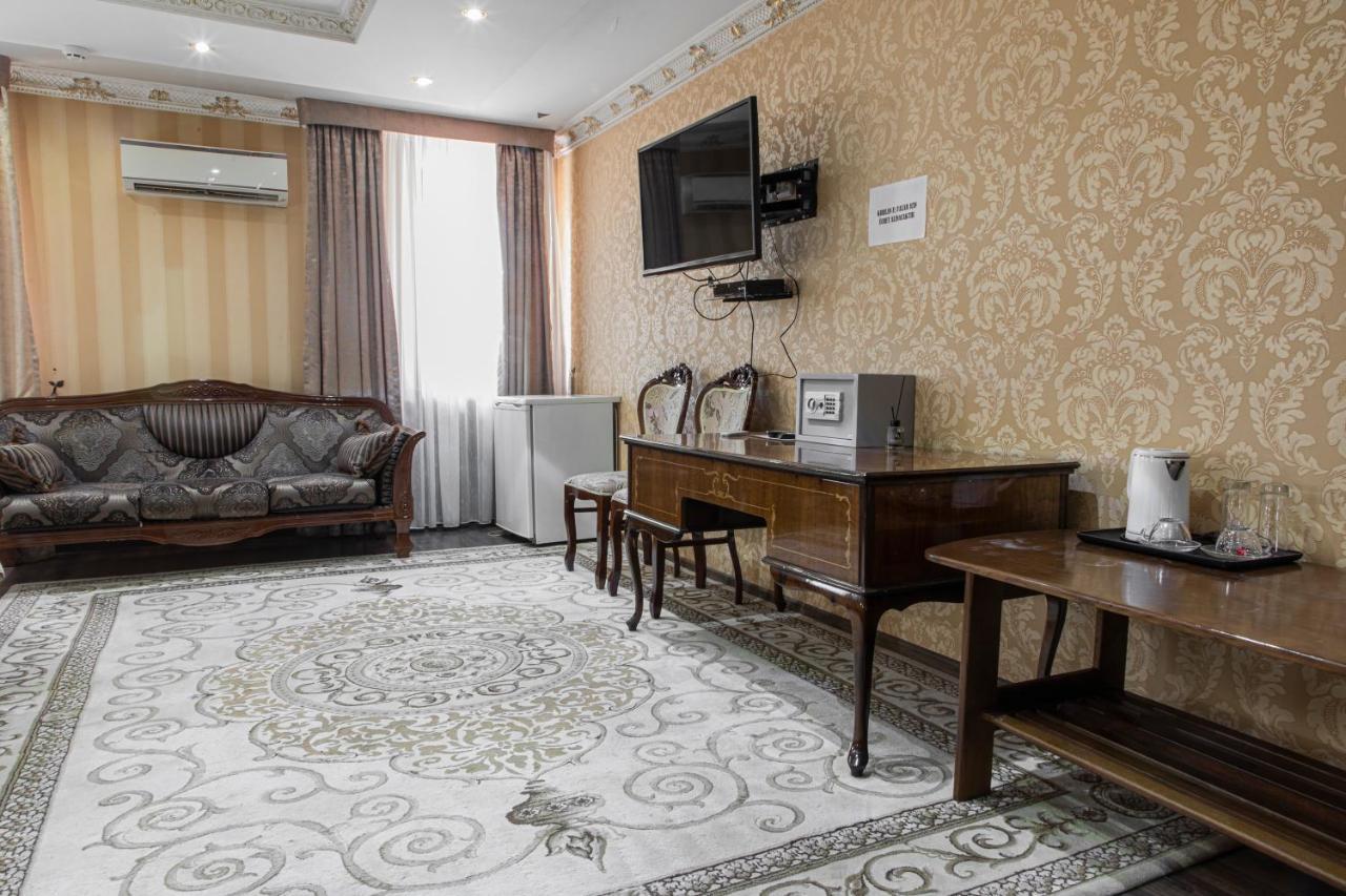 Nur M Hotell Tasjkent Exteriör bild