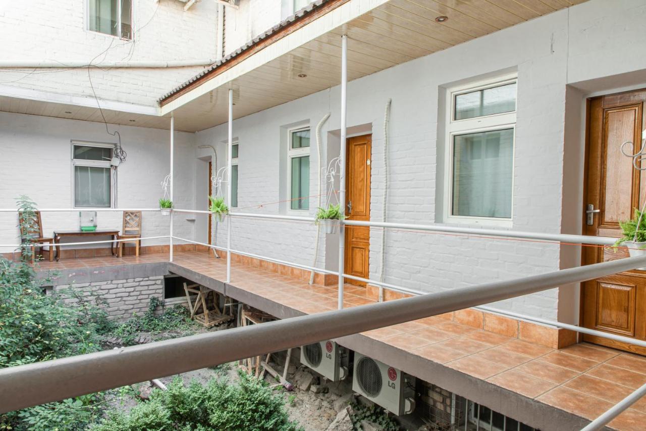 Nur M Hotell Tasjkent Exteriör bild