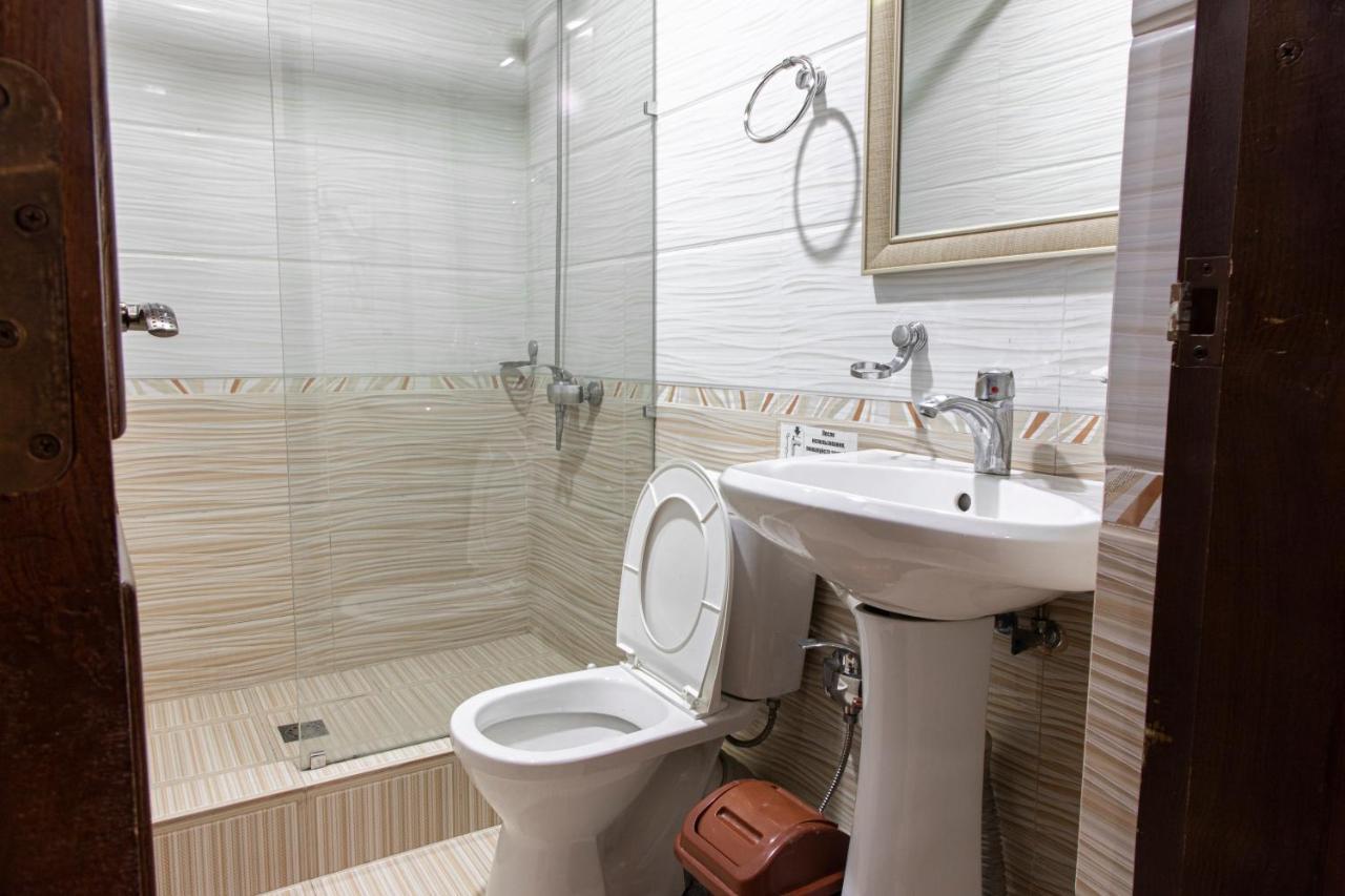 Nur M Hotell Tasjkent Exteriör bild